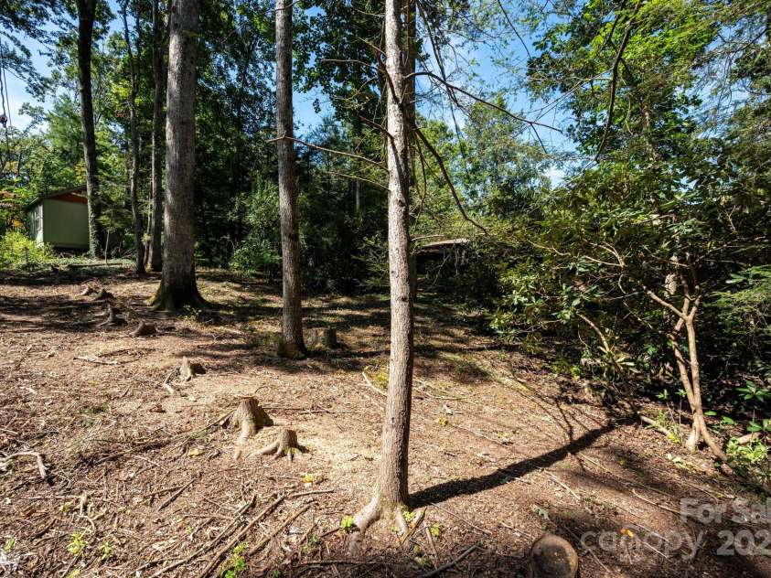 109 Rusty Lane, Hendersonville, NC 28791.  MLS# CAR4314485, YatesRealty ID 7522. 
