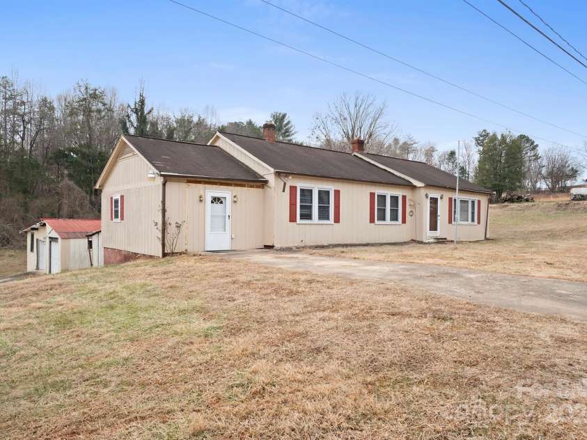 623 Hopewell Road, Morganton, NC 28655.  MLS# CAR4216761, YatesRealty ID 7522. 