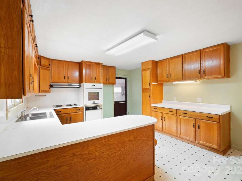 623 Hopewell Road, Morganton, NC 28655.  MLS# CAR4216761, YatesRealty ID 7522. 