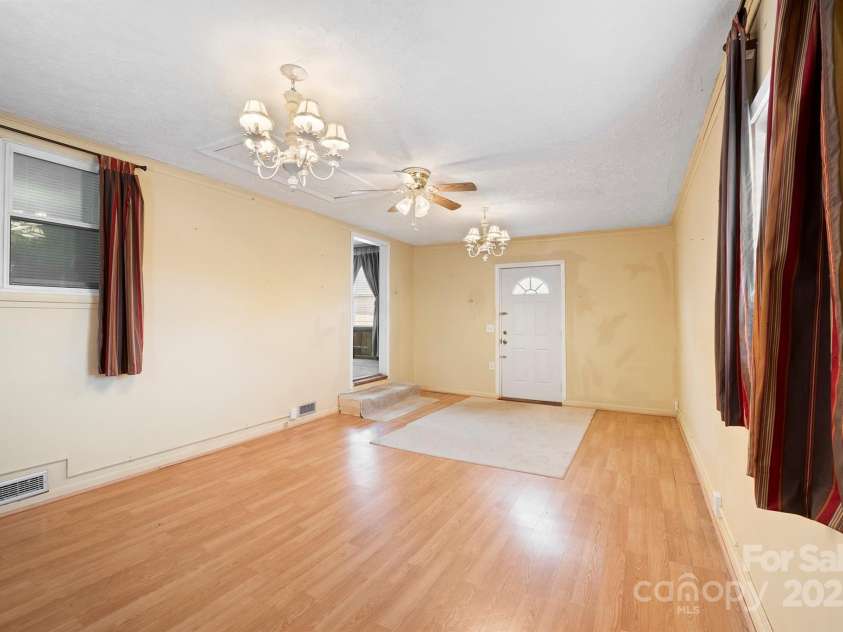 623 Hopewell Road, Morganton, NC 28655.  MLS# CAR4216761, YatesRealty ID 7522. 