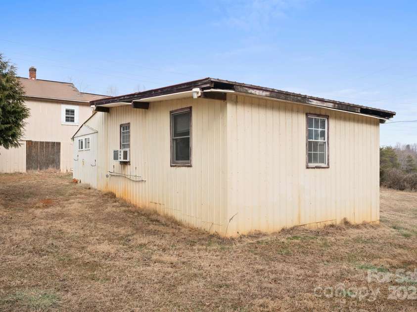 623 Hopewell Road, Morganton, NC 28655.  MLS# CAR4216761, YatesRealty ID 7522. 