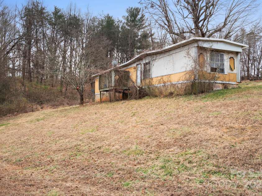 623 Hopewell Road, Morganton, NC 28655.  MLS# CAR4216761, YatesRealty ID 7522. 