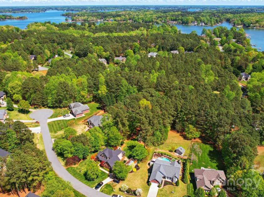 4160 Isle Of Pines Drive, Denver, NC 28037.  MLS# CAR4247020, YatesRealty ID 7524. 