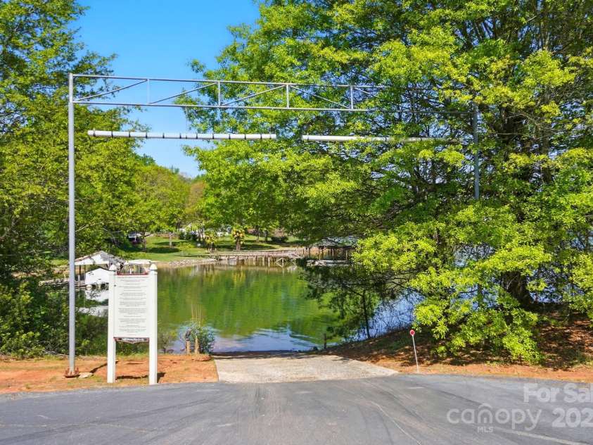 4160 Isle Of Pines Drive, Denver, NC 28037.  MLS# CAR4247020, YatesRealty ID 7524. 