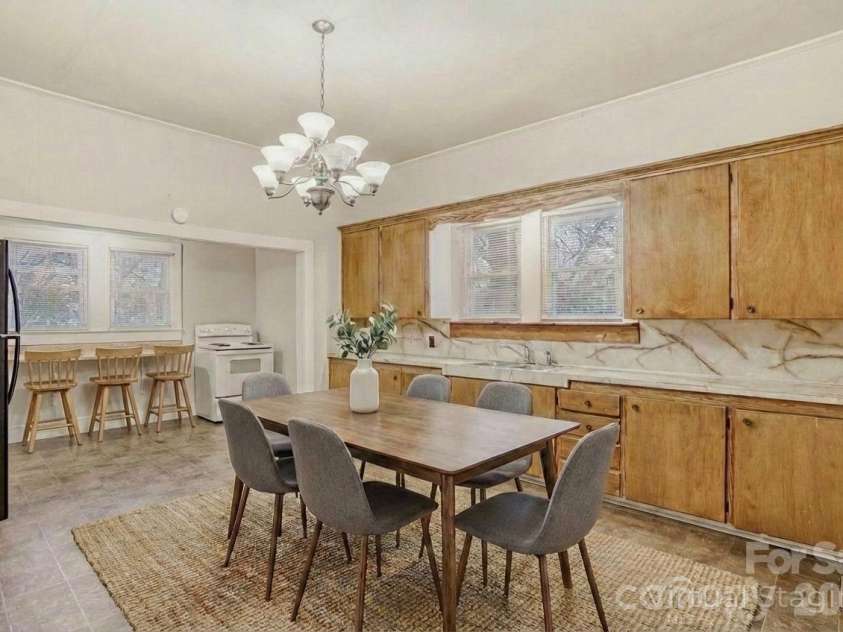 601 7th Street, Kannapolis, NC 28081.  MLS# CAR4345184, YatesRealty ID 7524. Kitchen