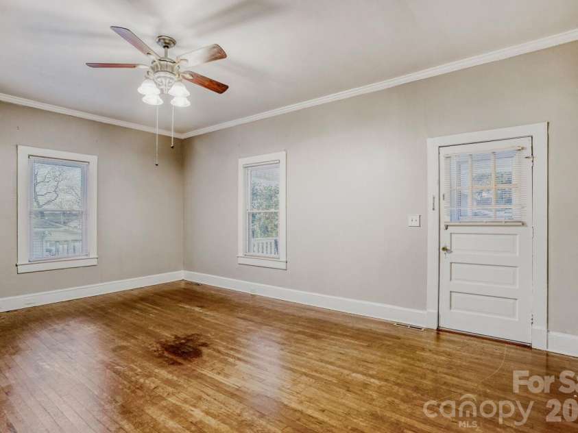 601 7th Street, Kannapolis, NC 28081.  MLS# CAR4345184, YatesRealty ID 7524. Living room
