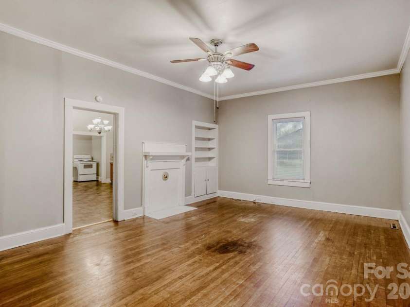 601 7th Street, Kannapolis, NC 28081.  MLS# CAR4345184, YatesRealty ID 7524. Living room