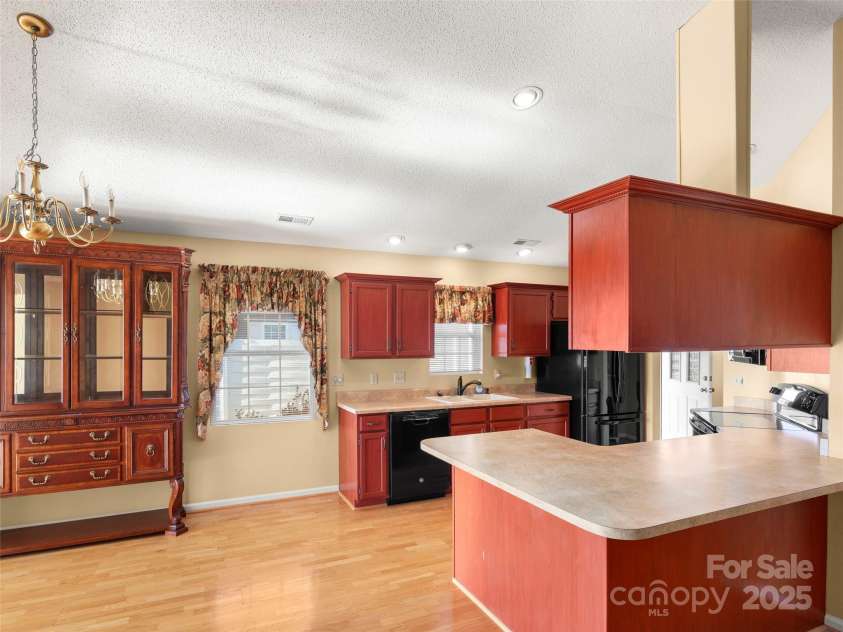 24 Heather Way, Candler, NC 28715.  MLS# CAR4210347, YatesRealty ID 7525. 