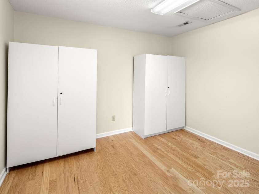 24 Heather Way, Candler, NC 28715.  MLS# CAR4210347, YatesRealty ID 7525. 
