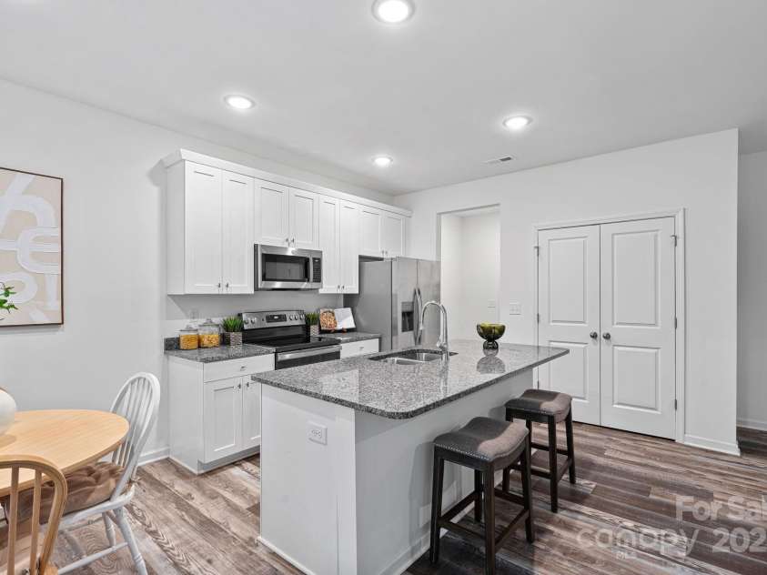 724 Kelly Street, Statesville, NC 28677.  MLS# CAR4273857, YatesRealty ID 7525. 