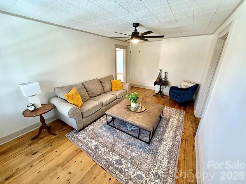 531 21st Avenue, Hickory, NC 28601.  MLS# CAR4344763, YatesRealty ID 7527. 