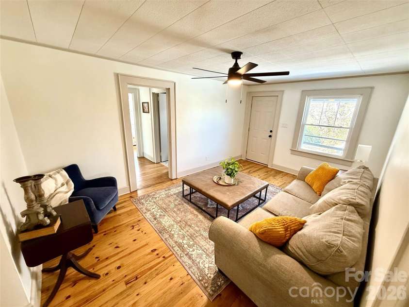 531 21st Avenue, Hickory, NC 28601.  MLS# CAR4344763, YatesRealty ID 7527. 