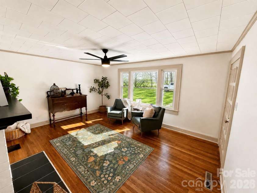 531 21st Avenue, Hickory, NC 28601.  MLS# CAR4344763, YatesRealty ID 7527. 