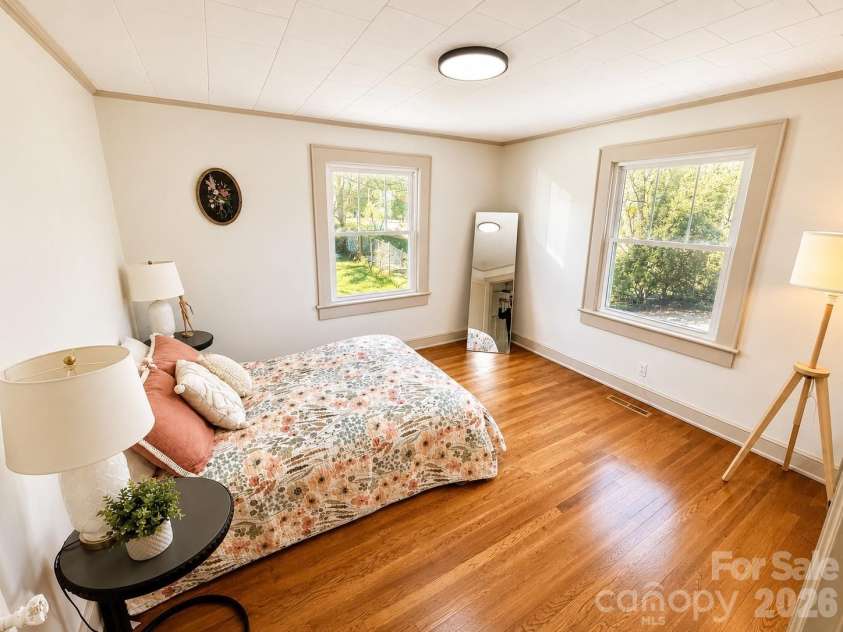 531 21st Avenue, Hickory, NC 28601.  MLS# CAR4344763, YatesRealty ID 7527. 