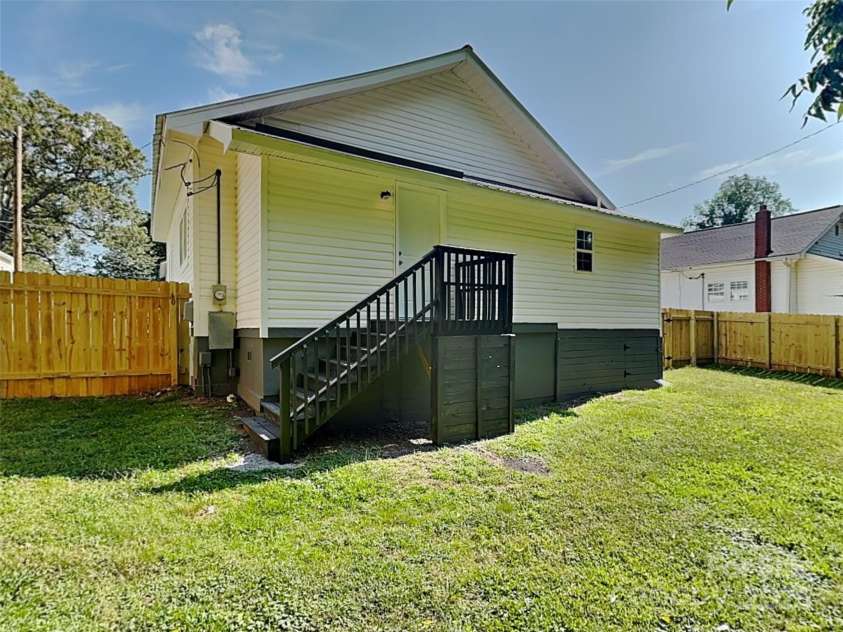 313 Bruce Avenue, Mooresville, NC 28115.  MLS# CAR4307442, YatesRealty ID 753. 