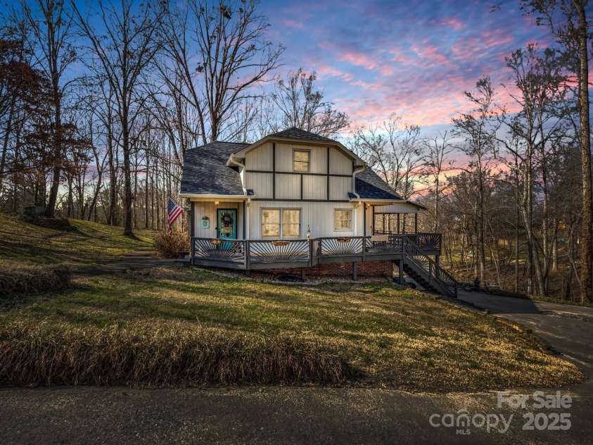 108 Three Oaks Lane, Kings Mountain, NC 28086.  MLS# CAR4218081, YatesRealty ID 7530. 
