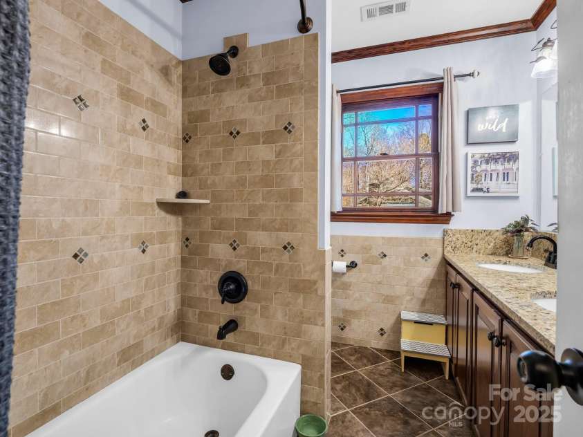 108 Three Oaks Lane, Kings Mountain, NC 28086.  MLS# CAR4218081, YatesRealty ID 7530. 