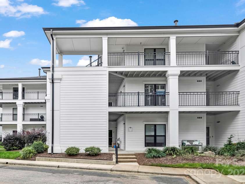 17811 Half Moon Lane, Cornelius, NC 28031.  MLS# CAR4310477, YatesRealty ID 7531. 