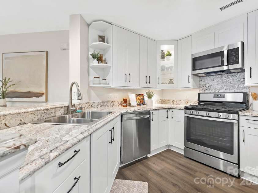 17811 Half Moon Lane, Cornelius, NC 28031.  MLS# CAR4310477, YatesRealty ID 7531. 