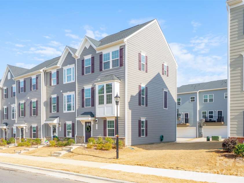 2102 Trout Lily Lane, Matthews, NC 28104.  MLS# CAR4353271, YatesRealty ID 7531. 