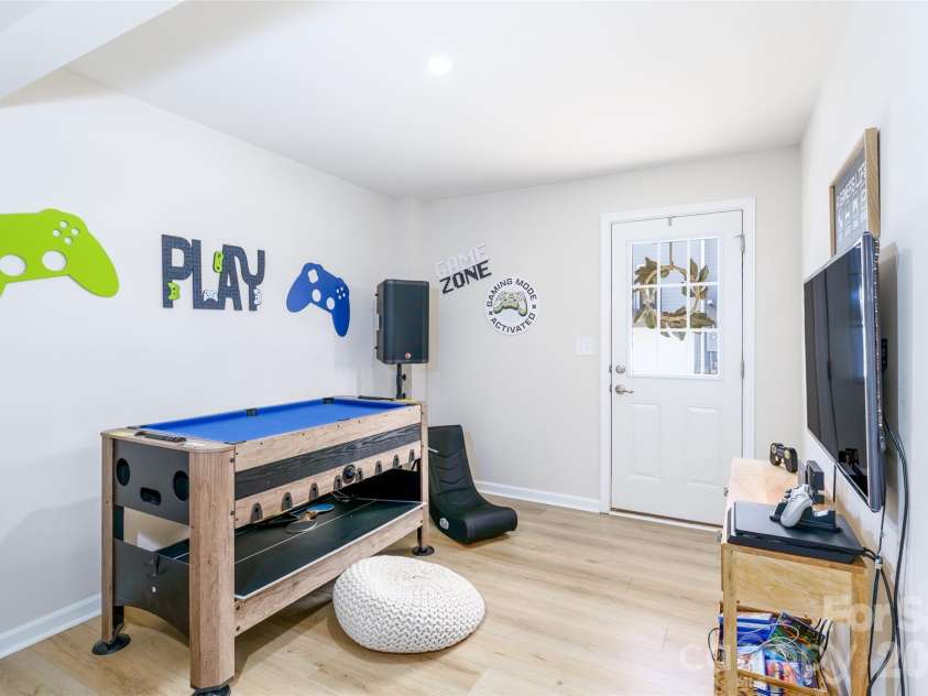 2102 Trout Lily Lane, Matthews, NC 28104.  MLS# CAR4353271, YatesRealty ID 7531. 