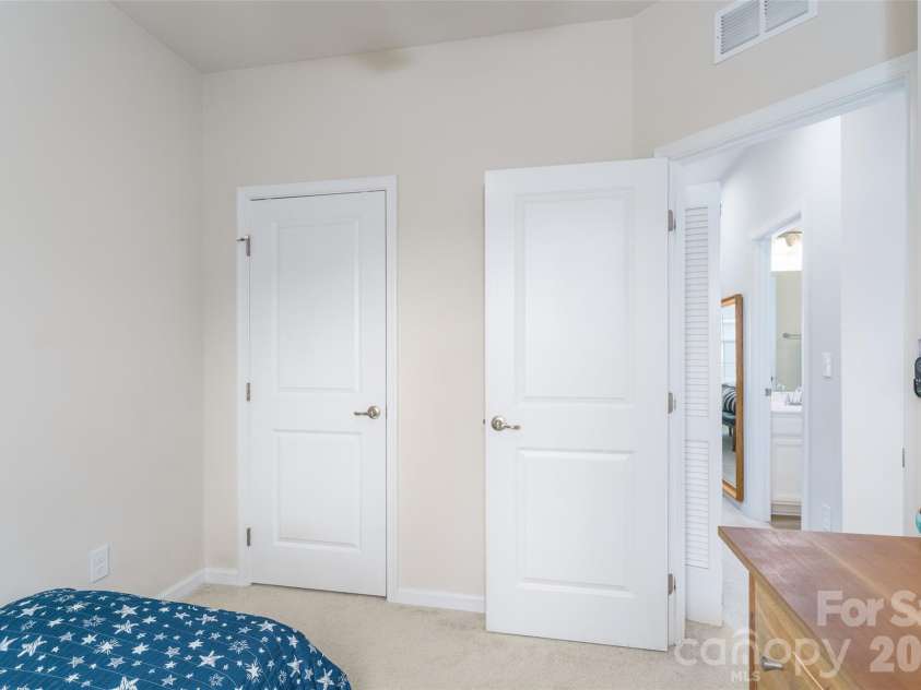 2102 Trout Lily Lane, Matthews, NC 28104.  MLS# CAR4353271, YatesRealty ID 7531. 