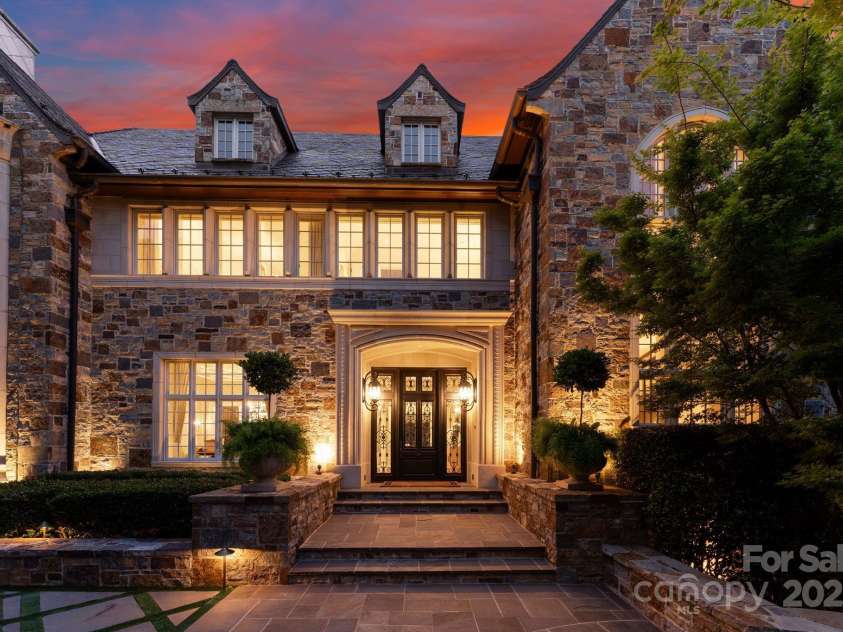 4536 Fox Brook Lane, Charlotte, NC 28211.  MLS# CAR4157549, YatesRealty ID 7532. Front entrance to 4536 Fox Brook Lane