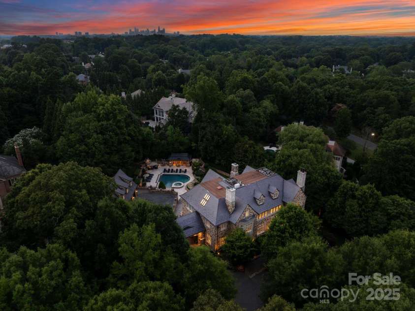 4536 Fox Brook Lane, Charlotte, NC 28211.  MLS# CAR4157549, YatesRealty ID 7532. Located in coveted Morrocroft Estates in the heart of South Park, and just minutes from Uptown Charlotte.
