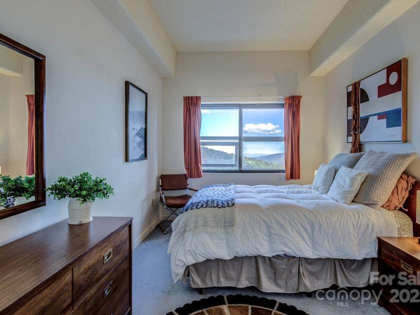 303 Sugar Top Drive, Sugar Mountain, NC 28604.  MLS# CAR4302428, YatesRealty ID 7533. 