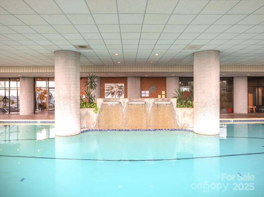 303 Sugar Top Drive, Sugar Mountain, NC 28604.  MLS# CAR4302428, YatesRealty ID 7533. 