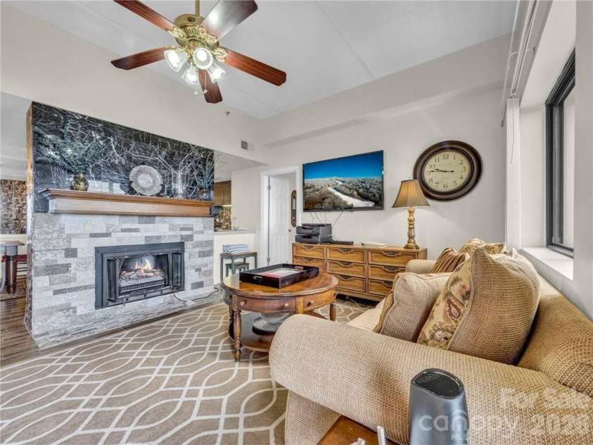 303 Sugar Top Drive, Sugar Mountain, NC 28604.  MLS# CAR4358087, YatesRealty ID 7533. 