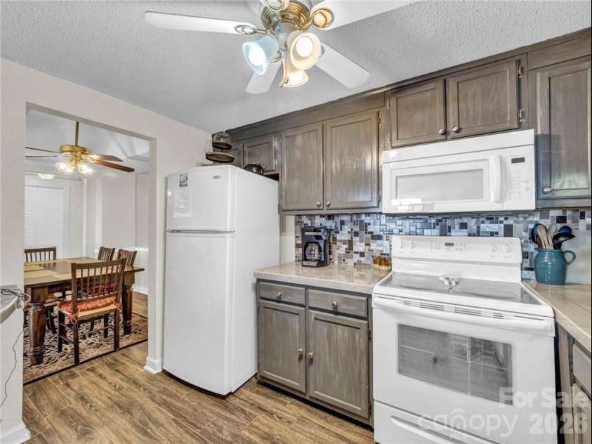 303 Sugar Top Drive, Sugar Mountain, NC 28604.  MLS# CAR4358087, YatesRealty ID 7533. 