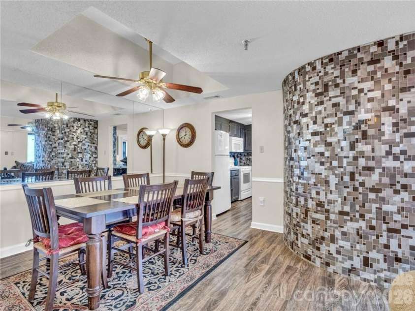 303 Sugar Top Drive, Sugar Mountain, NC 28604.  MLS# CAR4358087, YatesRealty ID 7533. 
