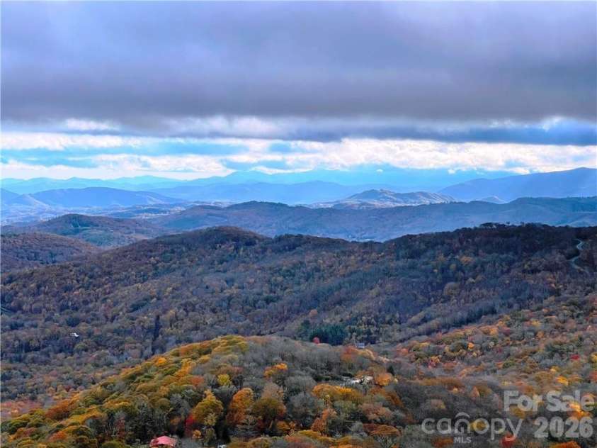 303 Sugar Top Drive, Sugar Mountain, NC 28604.  MLS# CAR4358087, YatesRealty ID 7533. 