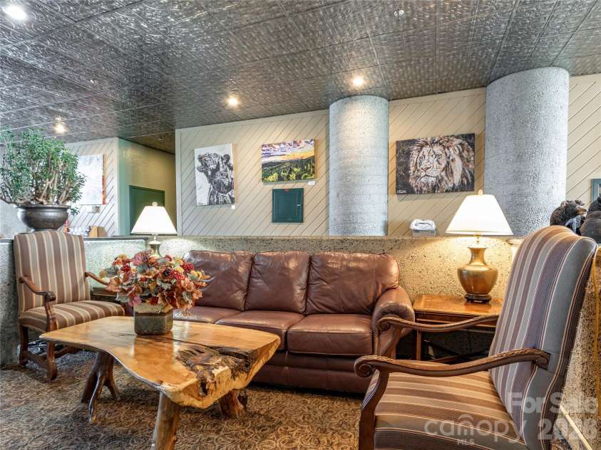 303 Sugar Top Drive, Sugar Mountain, NC 28604.  MLS# CAR4358087, YatesRealty ID 7533. 