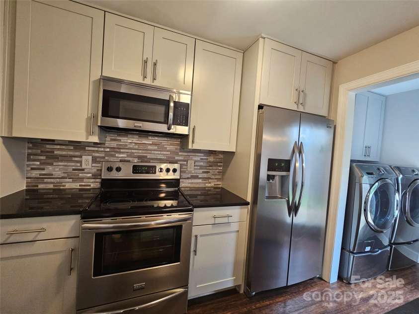 307 French Street, Charlotte, NC 28216.  MLS# CAR4291952, YatesRealty ID 7533. 