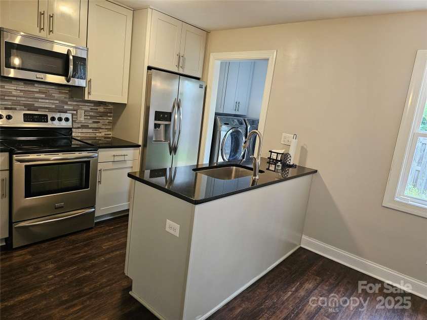 307 French Street, Charlotte, NC 28216.  MLS# CAR4291952, YatesRealty ID 7533. 