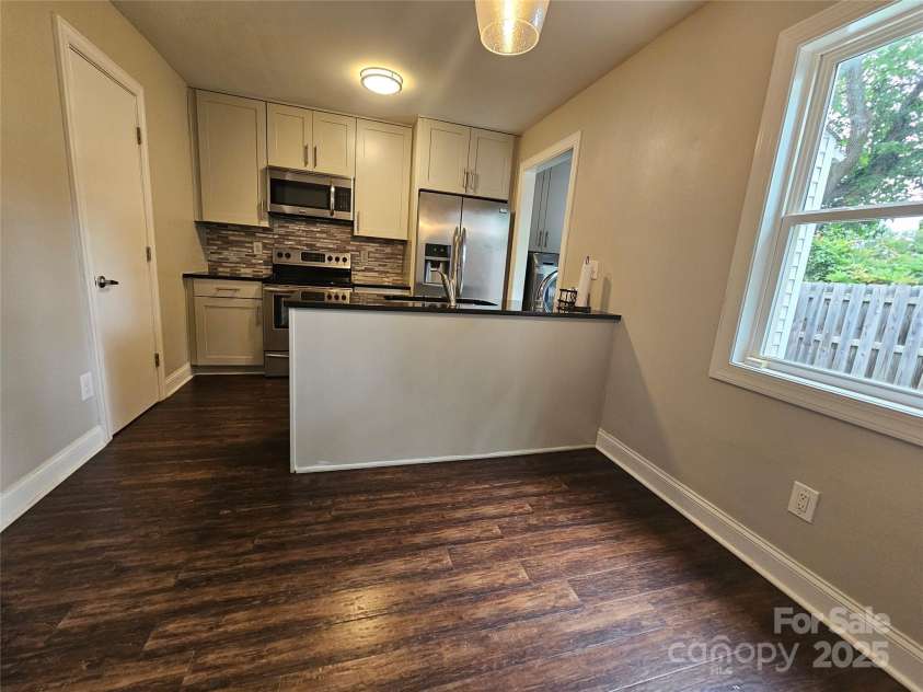 307 French Street, Charlotte, NC 28216.  MLS# CAR4291952, YatesRealty ID 7533. 