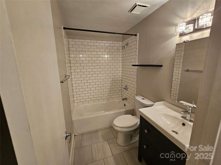 307 French Street, Charlotte, NC 28216.  MLS# CAR4291952, YatesRealty ID 7533. 