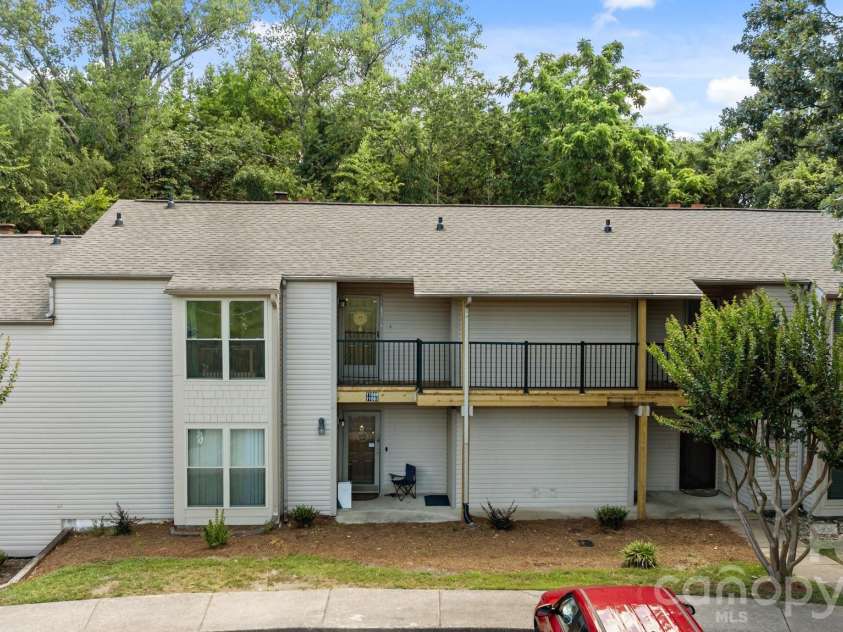 11069 Cedar View Road, Charlotte, NC 28226.  MLS# CAR4345700, YatesRealty ID 7536. 