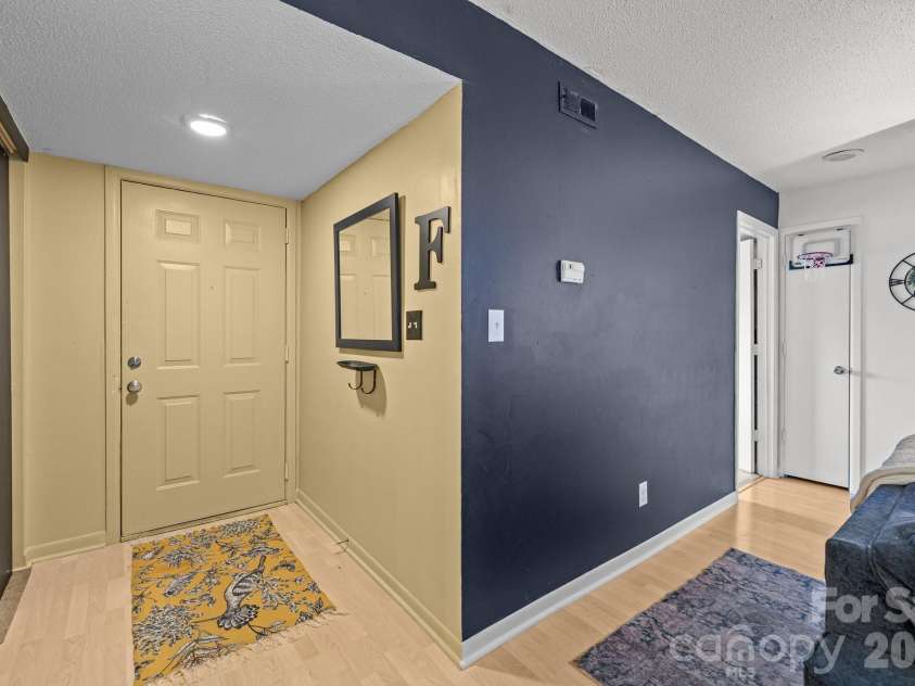 11069 Cedar View Road, Charlotte, NC 28226.  MLS# CAR4345700, YatesRealty ID 7536. 
