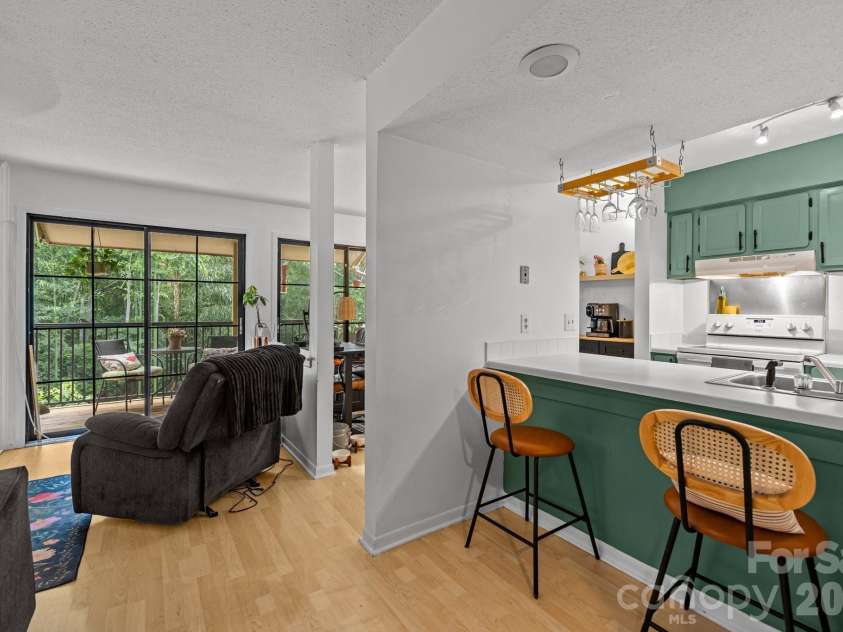 11069 Cedar View Road, Charlotte, NC 28226.  MLS# CAR4345700, YatesRealty ID 7536. 