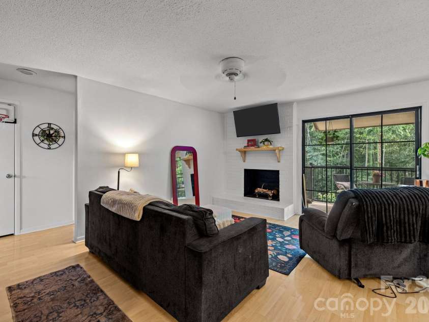 11069 Cedar View Road, Charlotte, NC 28226.  MLS# CAR4345700, YatesRealty ID 7536. 