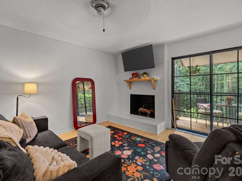 11069 Cedar View Road, Charlotte, NC 28226.  MLS# CAR4345700, YatesRealty ID 7536. 