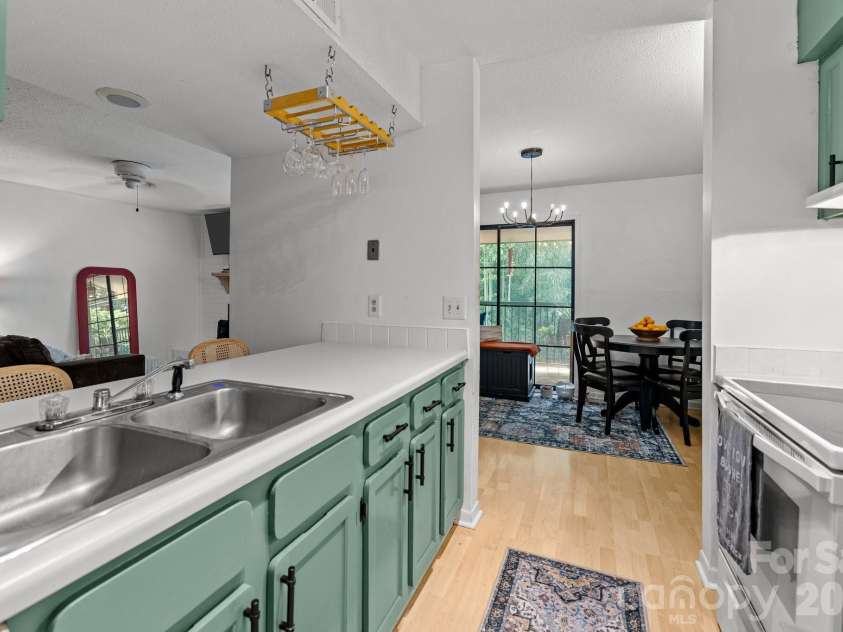 11069 Cedar View Road, Charlotte, NC 28226.  MLS# CAR4345700, YatesRealty ID 7536. 