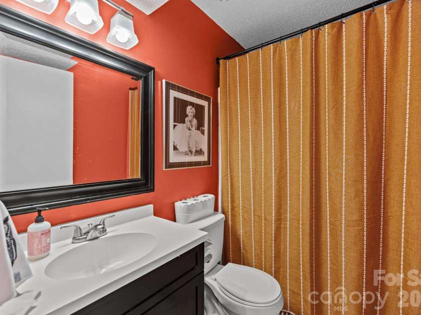 11069 Cedar View Road, Charlotte, NC 28226.  MLS# CAR4345700, YatesRealty ID 7536. 