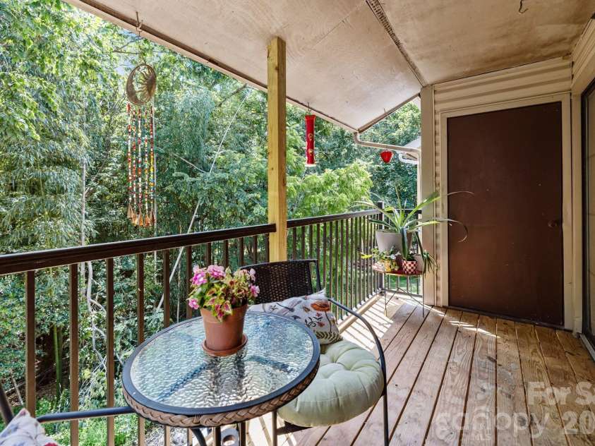 11069 Cedar View Road, Charlotte, NC 28226.  MLS# CAR4345700, YatesRealty ID 7536. 