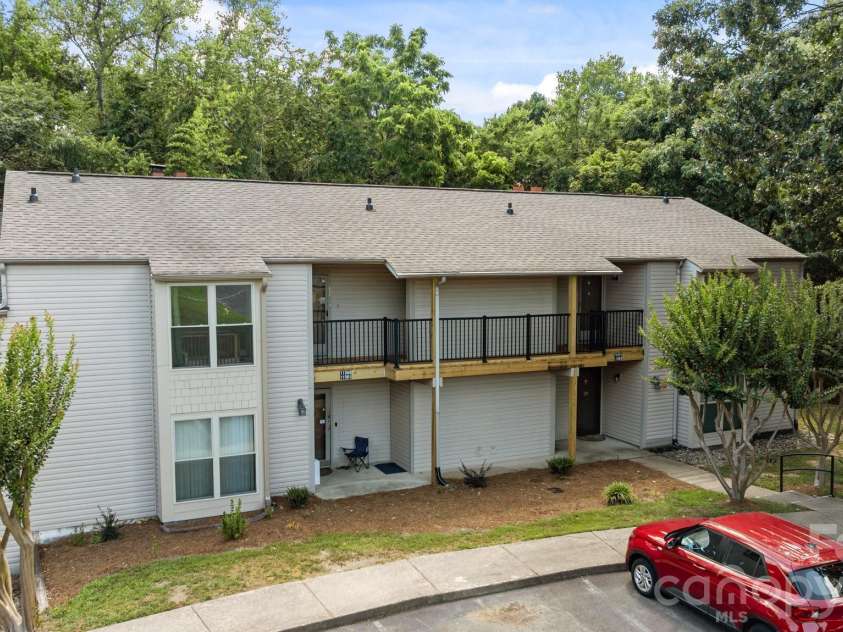 11069 Cedar View Road, Charlotte, NC 28226.  MLS# CAR4345700, YatesRealty ID 7536. 