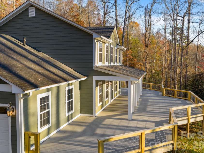 166 Jay Bird Drive, Sylva, NC 28779.  MLS# CAR4289946, YatesRealty ID 7537. 