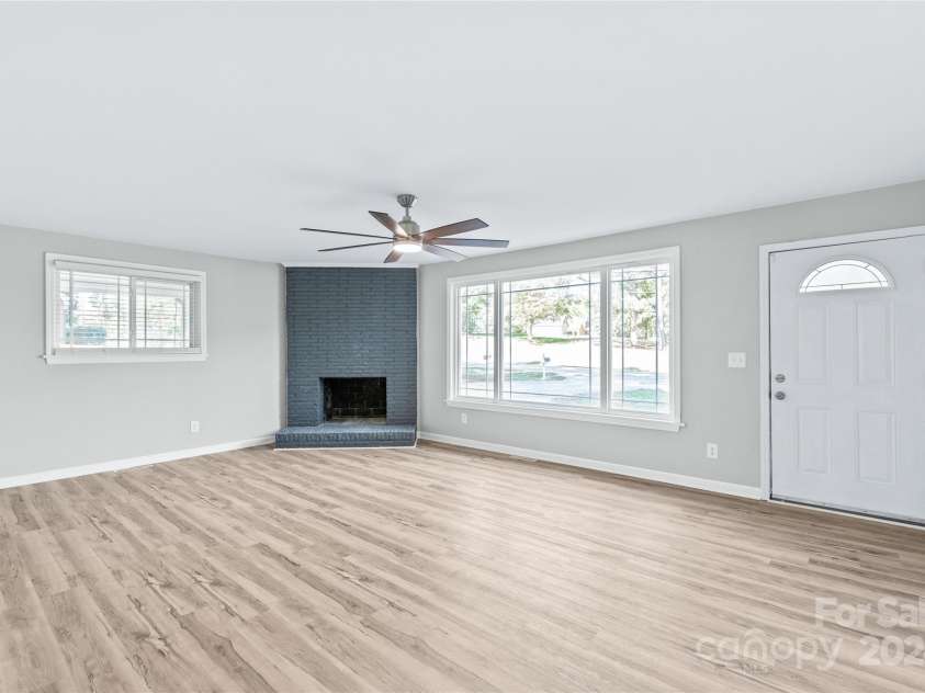 335 Davidson Highway, Concord, NC 28027.  MLS# CAR4179871, YatesRealty ID 7538. 